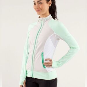 Lululemon Run Beach Runner Jacket Dune Fresh Teal Green White Colorblock